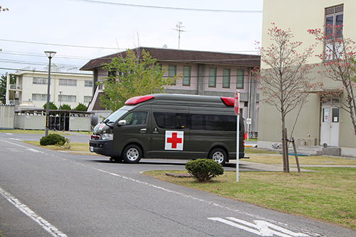 陸上自衛隊土浦駐屯地で待機中の救急車